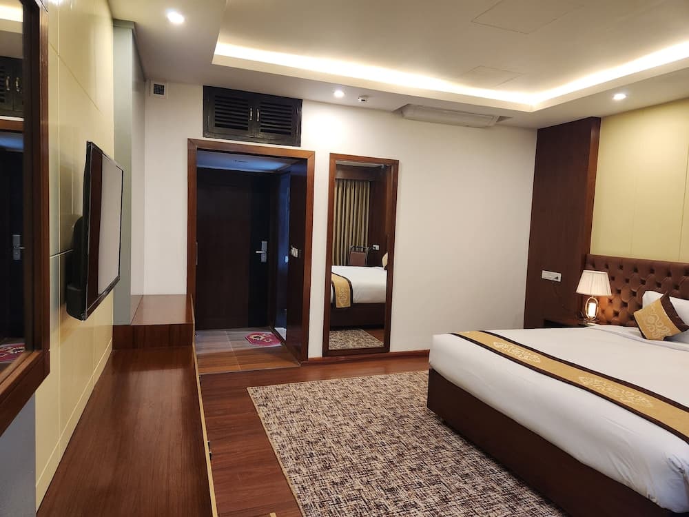 Paragon Hotel and Resort