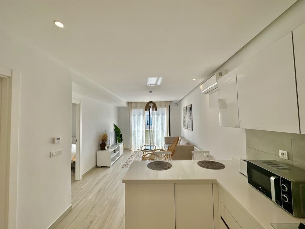 B15 Jad NEW Central and Well Equipped Apartment