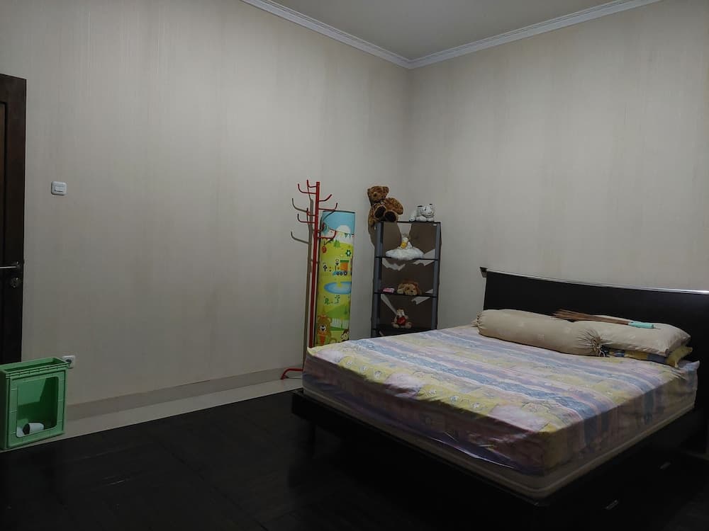 Dewi House Pondok Hijau Parongpong Bandung 1