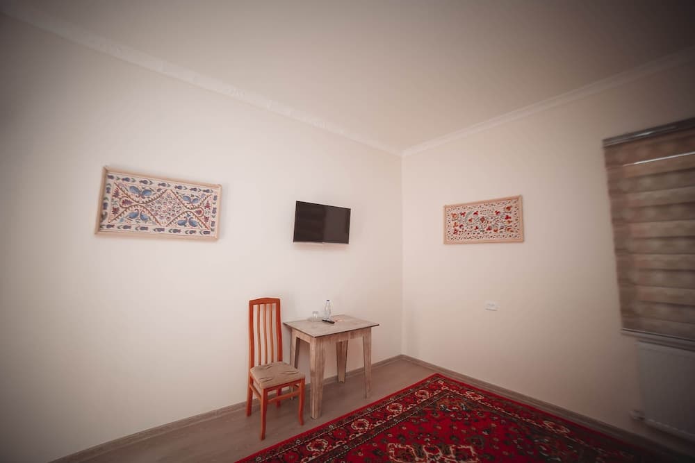 Oqilanur Guest House