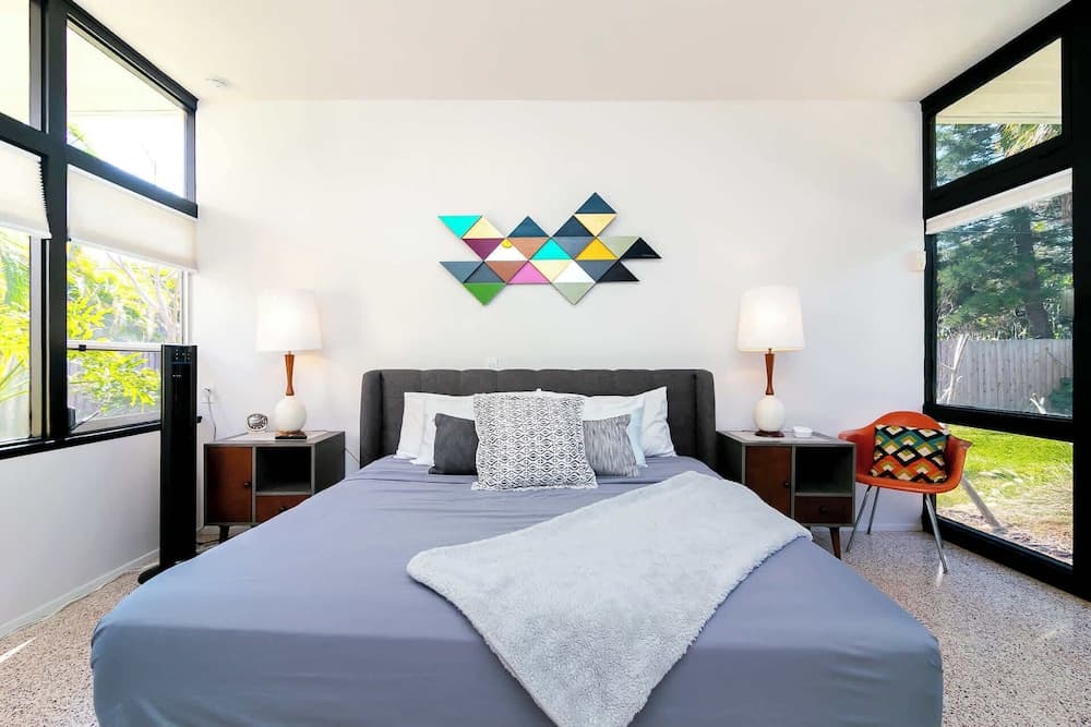 Mid Century Modern Weekly Winter Rates!