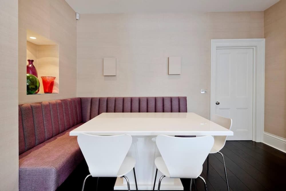 Long Stay Luxury Kensington 2-bed Apartment