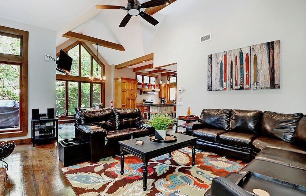 Rare CITQ (240284) 4 Star Mountain Chalet