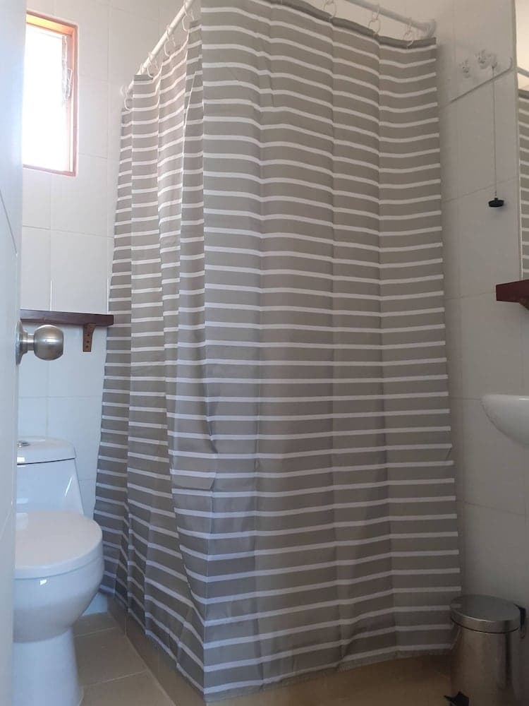 4 Personas, Bano Privado, Desayuno