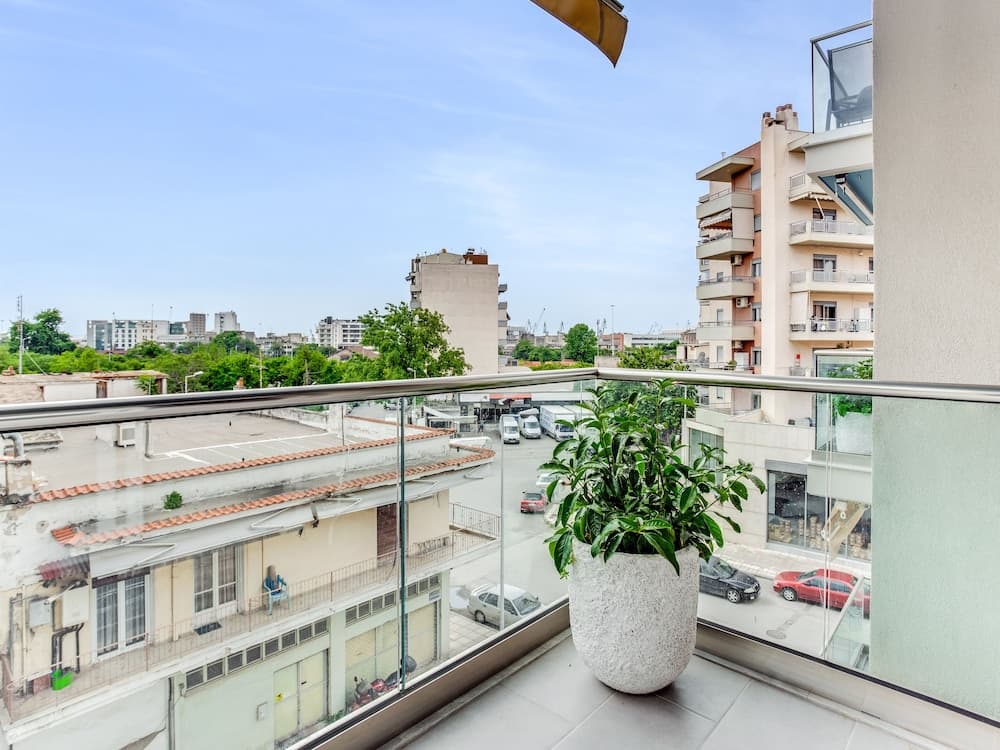 Sanders Old Port - Charming 1-bdr. Apt. w/ Balcony