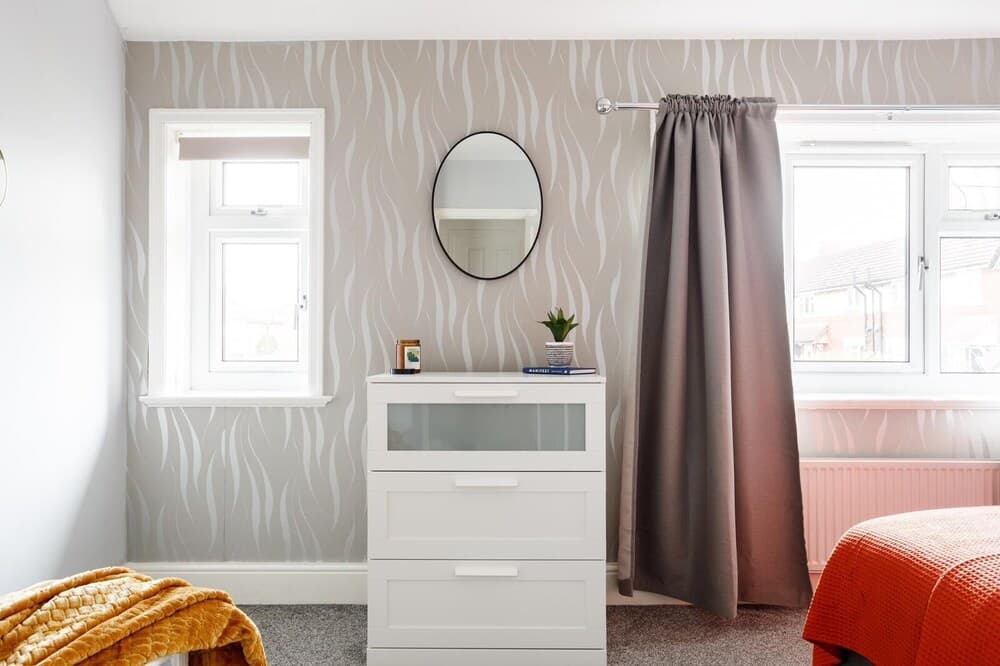 NEW 2 Bed House for 5 in Leeds, Suits Contractors