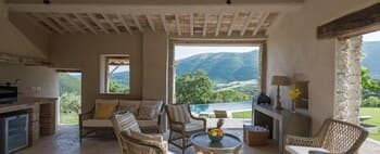 Luxury Villa Inside a Splendid Estate-villa Piuma