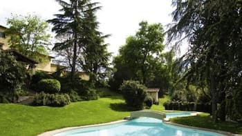 Independent Villa for 22 Guests Pool big Garden Housekeeper -villa DI Caccia