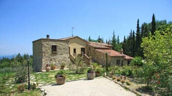 Villa La Felce a Typical Tuscan Farmhouse Surrounded by Nature-villa LA Felce