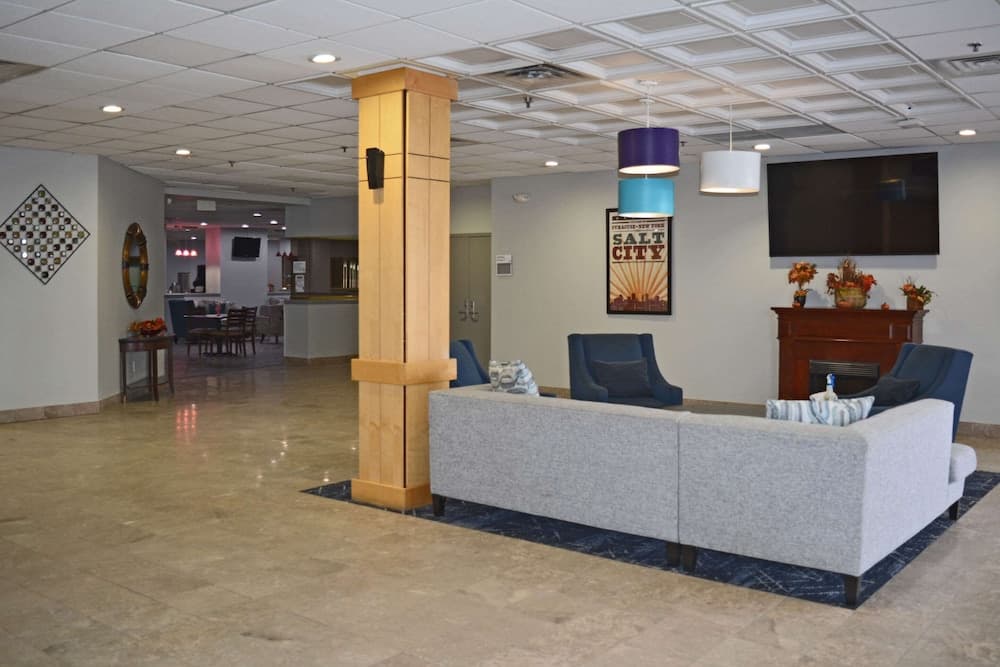 Quality Inn & Suites East Syracuse - Carrier Circle