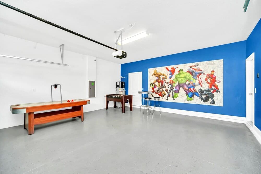 8BR Mansion w Pool Hot Tub Theater Games Room