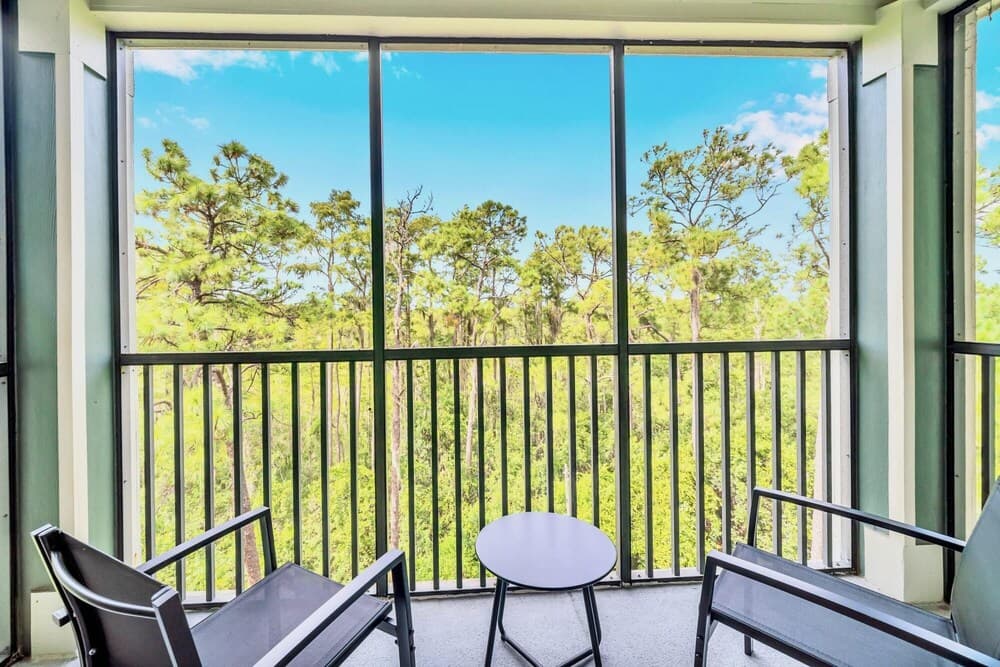 Near Disney - 3BR Apt - Pool and Hot Tub