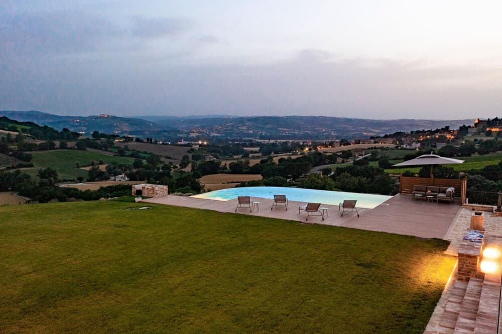 Modern Villa With Beautiful Infinity Pool ac Wifi Home Automation Barrier Free-villa Meraviglia
