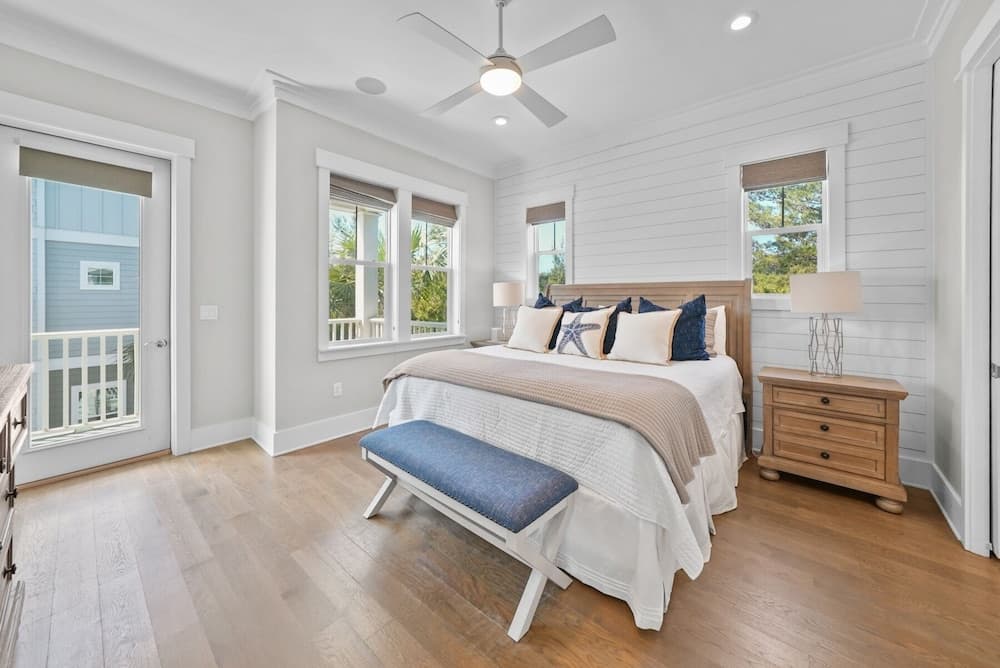 Sandy Bottoms 4 Bedroom Home by Redawning