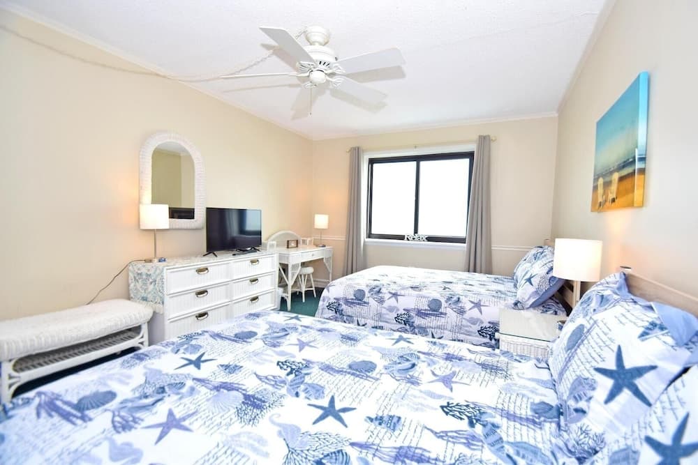 Towers 402 2 Bedroom Condo by RedAwning