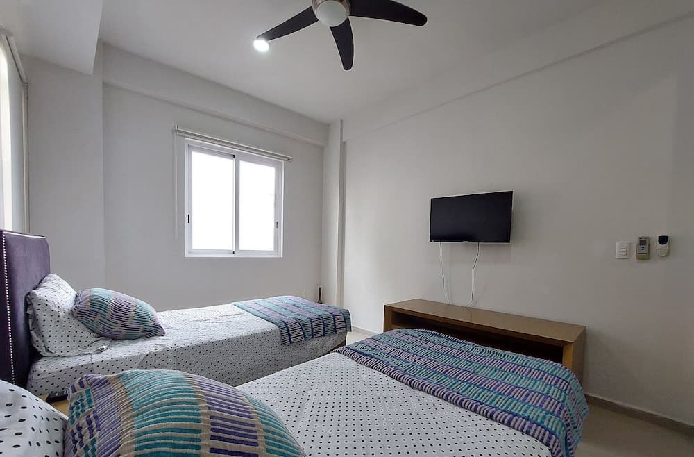 Condo con vista al mar en Torre 2501