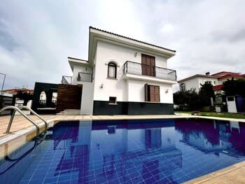 Separate Villa With Pool and Garden in Lefkosa