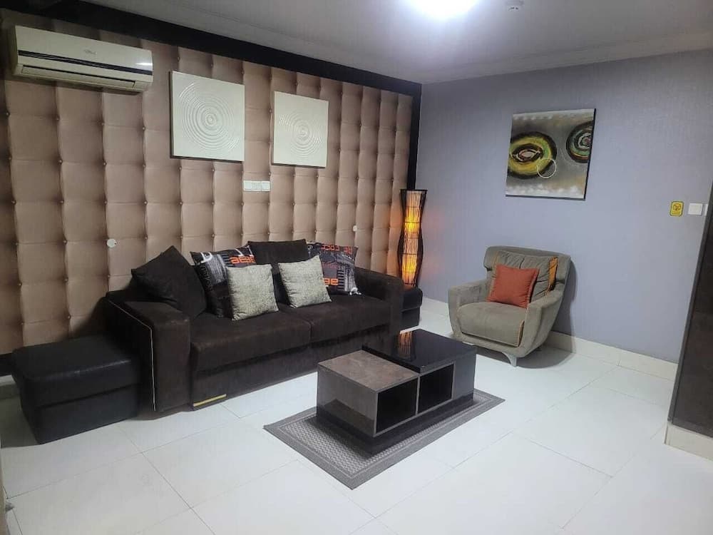 New Land Luxury Hotel