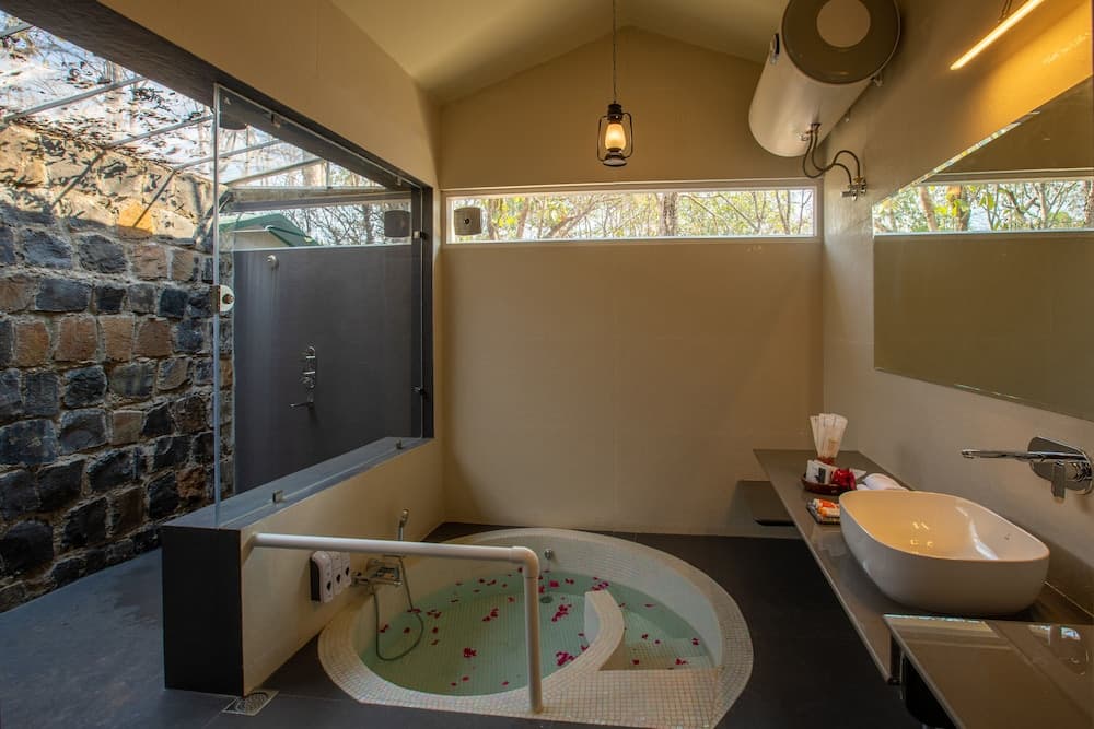 The Riverwood Forest Retreat-Kanha