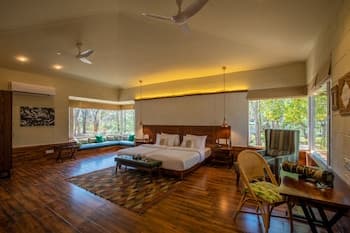 The Riverwood Forest Retreat-Kanha