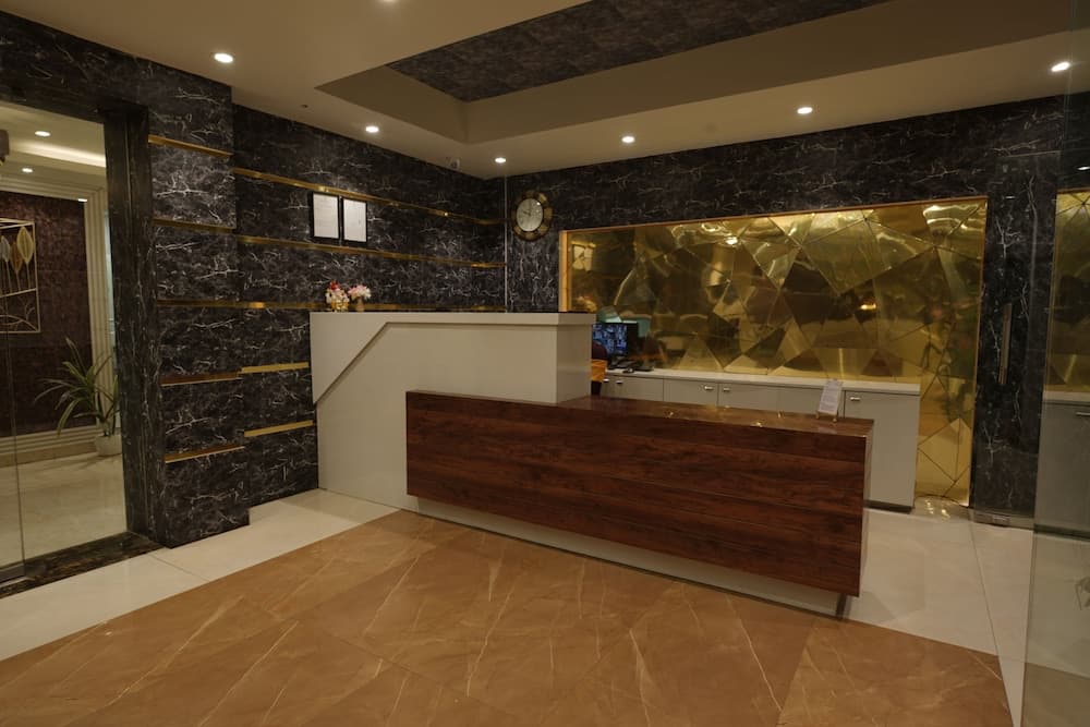 The Golden Crown Hotel Banquet & Cafe