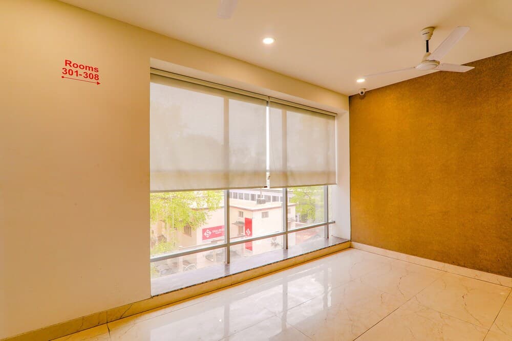 FabHotel The Mall Inn