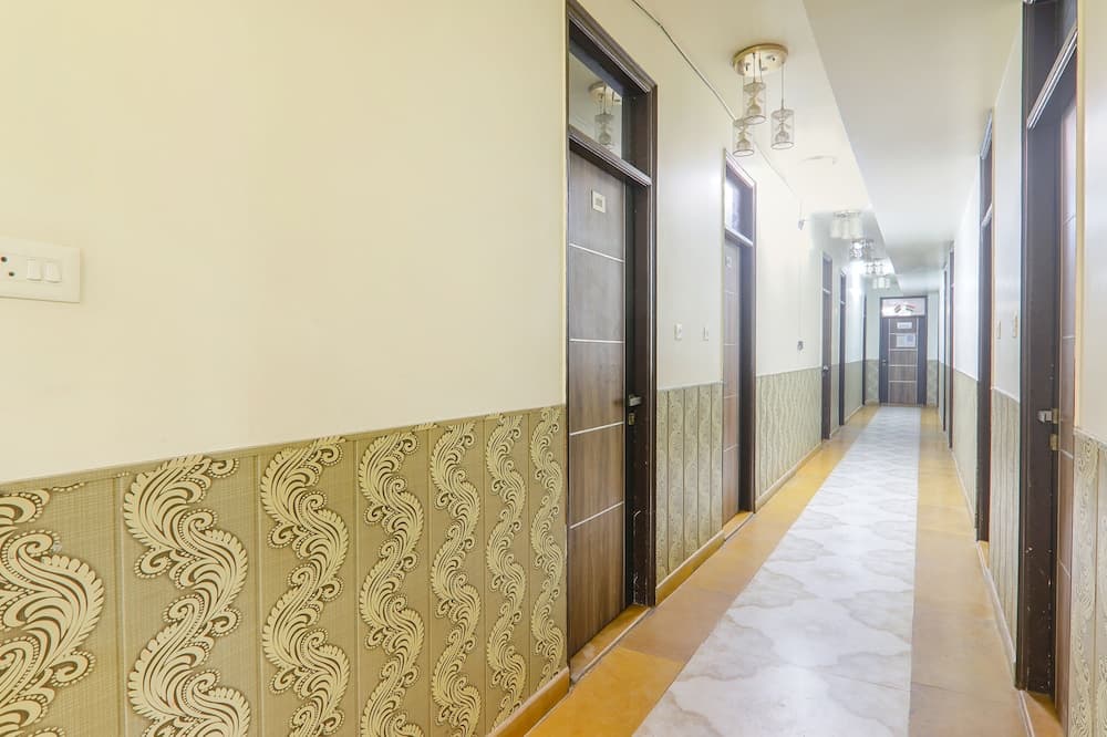 Fabhotel Shree Pushpraj