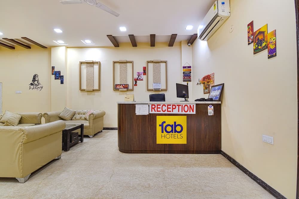 Fabhotel The Castle Homestay Inn