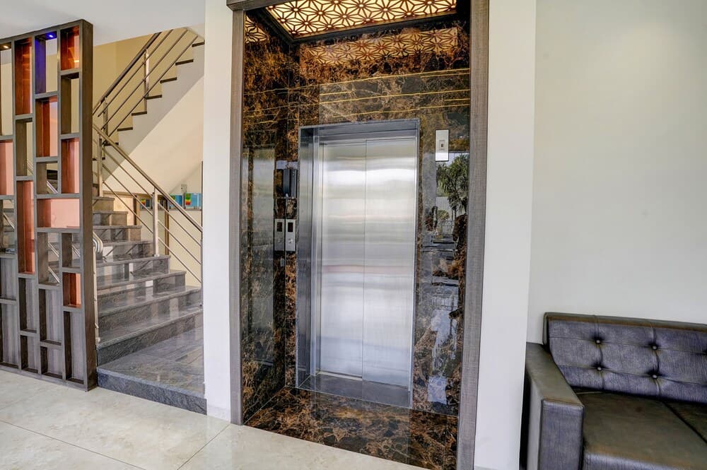 Fabhotel Poona Royal