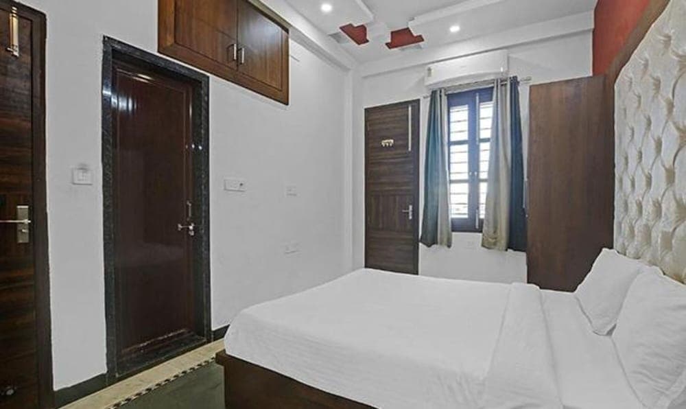 Fabhotel Homestay By 7