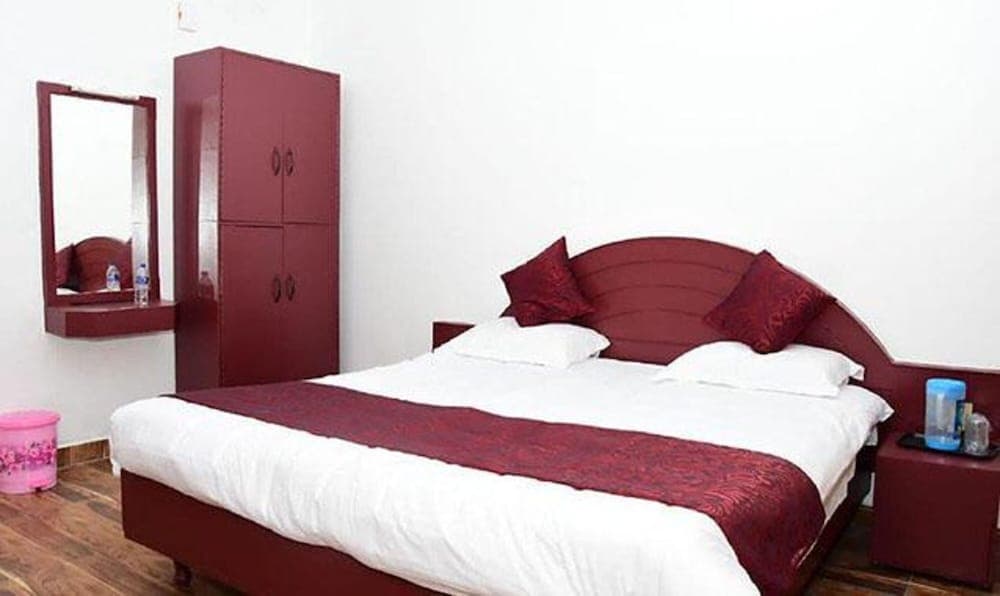 Fabhotel Eden Garden