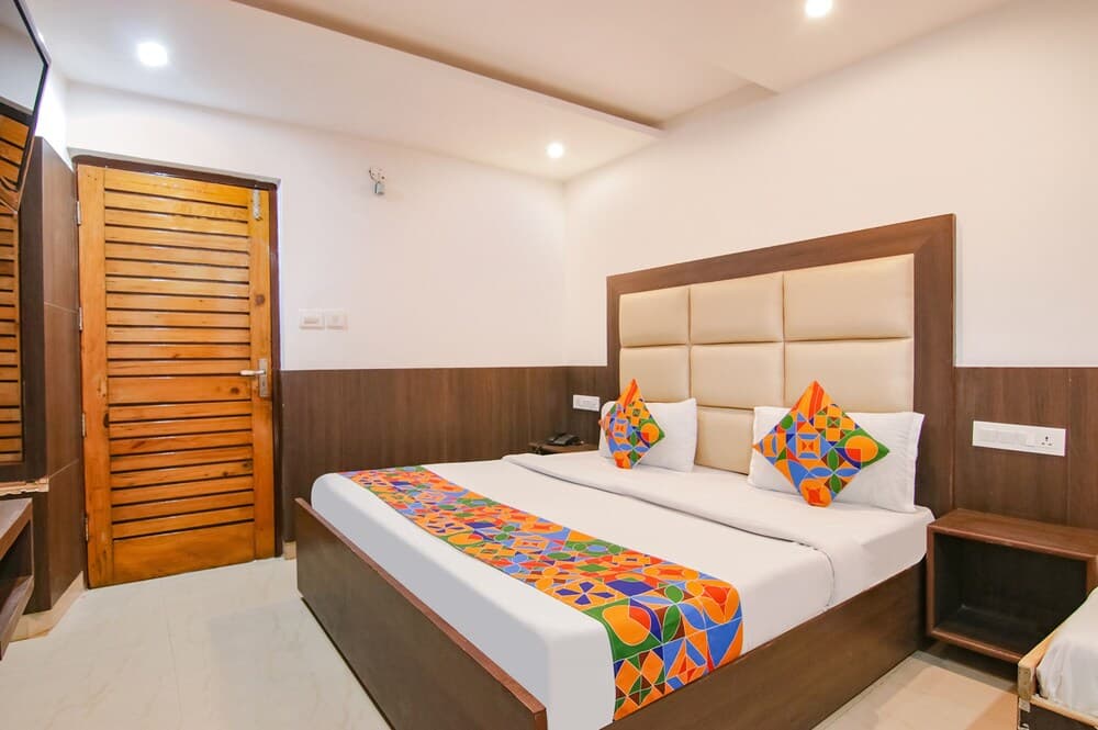 Fabhotel Rosewood Inn I