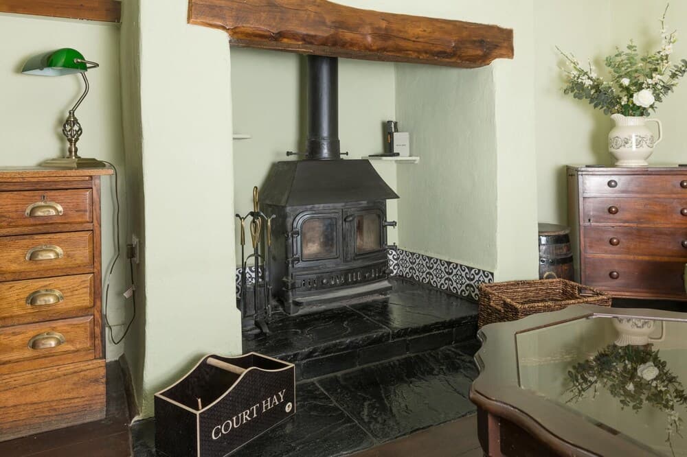A Charming Cosy Cottage in Bridport