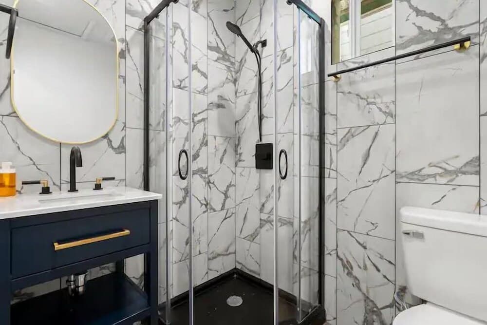 Stylish Green n Gold 2BR 1Bath Apartment