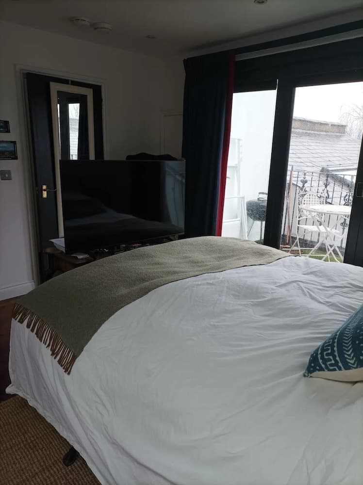 Elegant and Quirky 2BD Flat - Kensal Rise