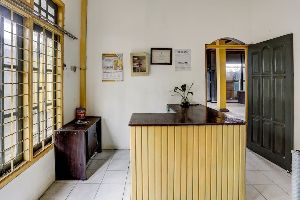 Hotel O Penginapan Aina Syariah