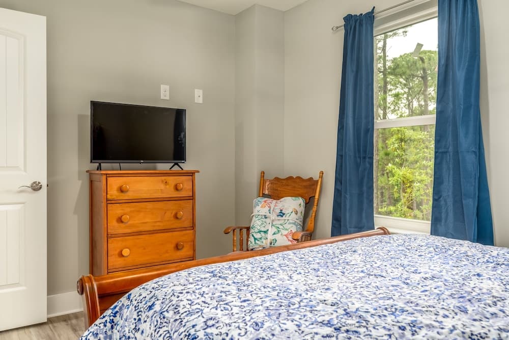 Blue Haven - 1414 Oleander 4 Bedroom Home by RedAwning