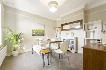 Family Friendly 3BR House w garden BBQ