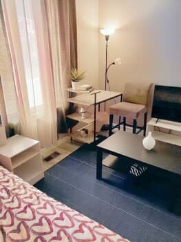 Colline-Single Room- Self Check-In