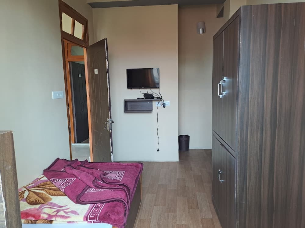 Great Eastern Valley Residency