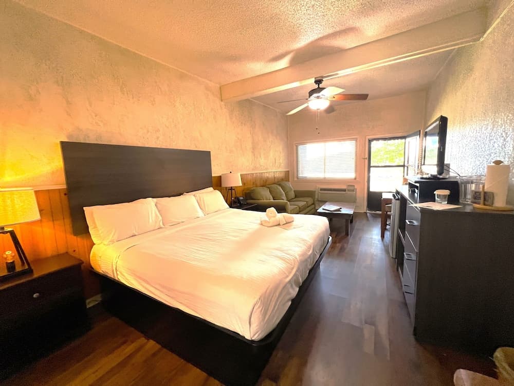 Mountain Harbor King Guest Room on Lake Ouachita by RedAwning