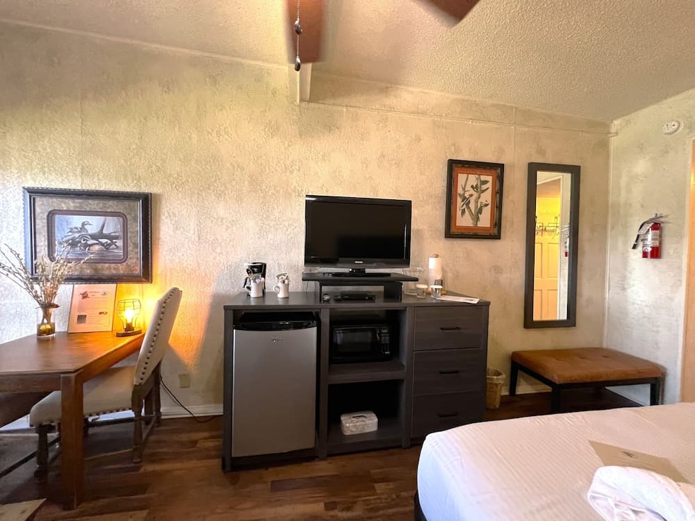 Mountain Harbor Queen Guest Room on Lake Ouachita by RedAwning