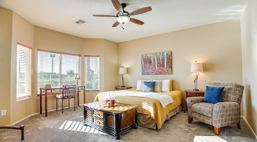 120th Avondale 3 Bedroom Home by Redawning