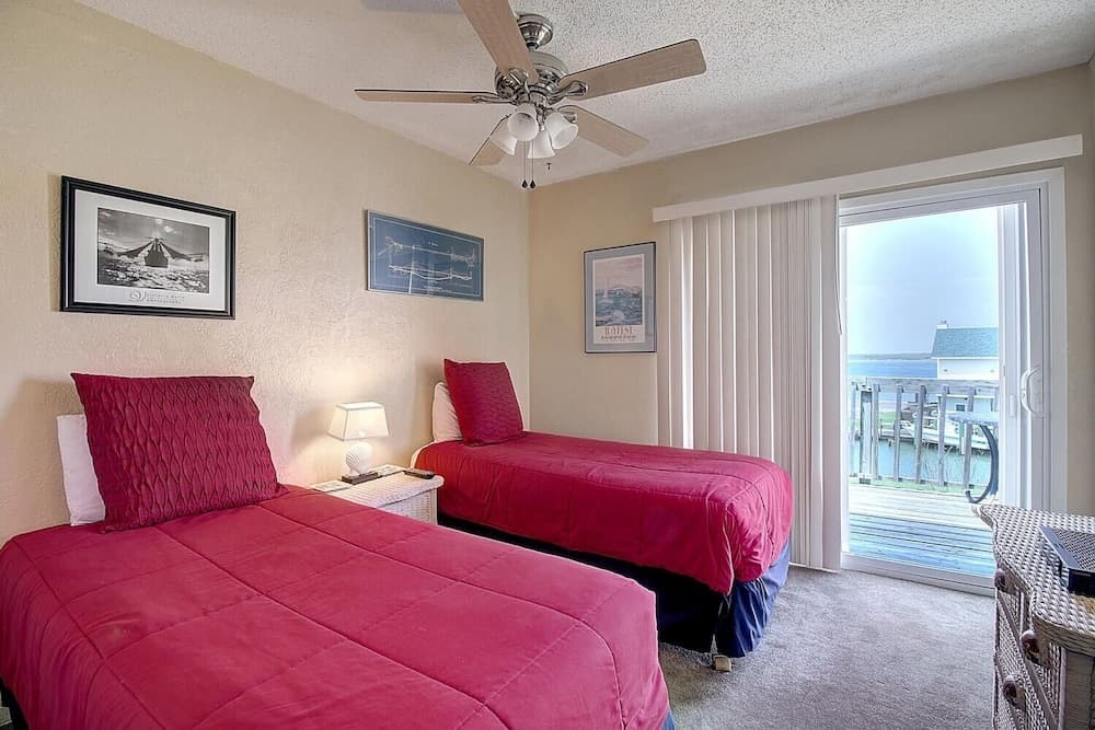 Bay Tree D9/10 2 Bedroom Condo by Redawning