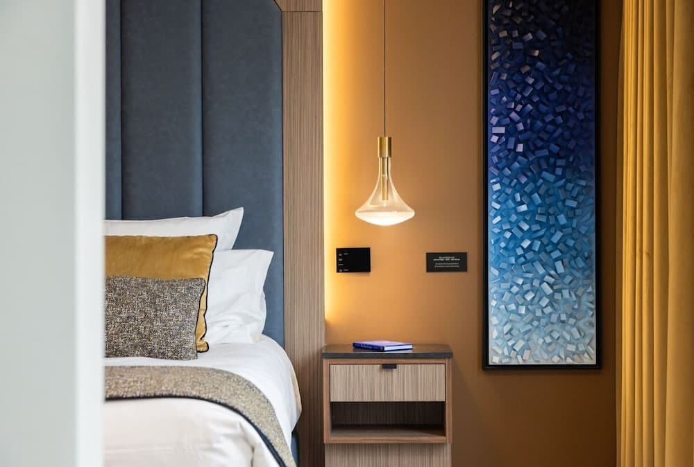 1.75 Paris La Source