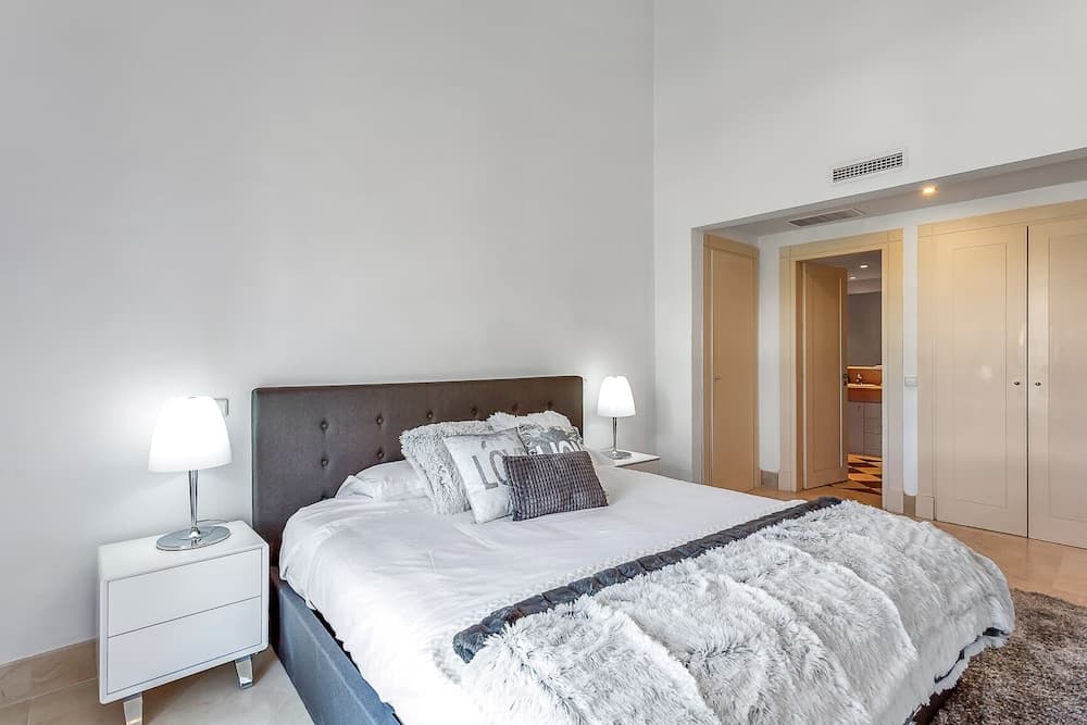 YOLO Spaces – Sotogrande Ocean View Penthouse