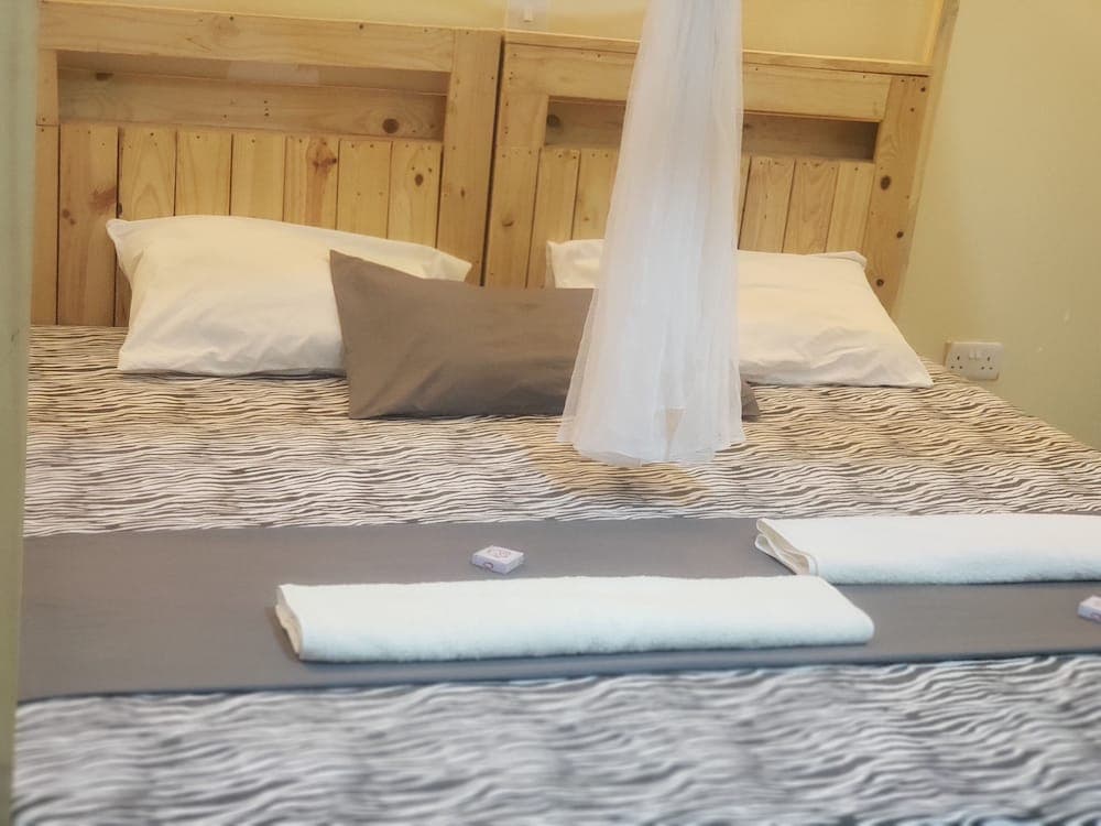 L&J modern backpackers Kigamboni