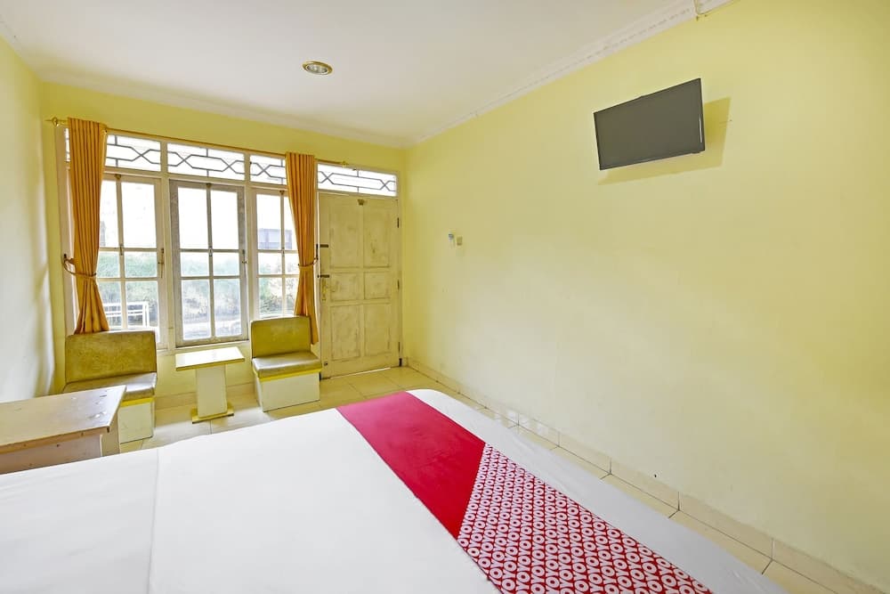 OYO 3722 Hotel Mutiara