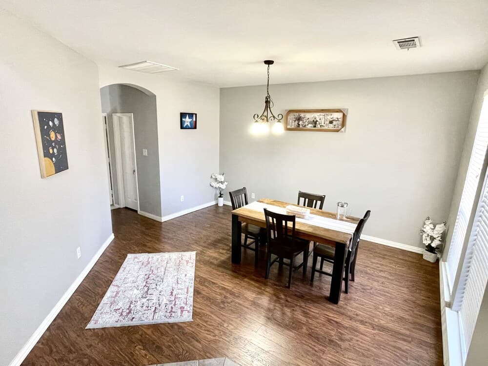 Private House in Plano with Pool