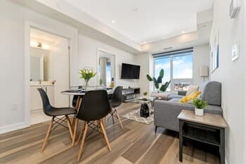 Chic Spacious 2BR Condo - Sweeping Views